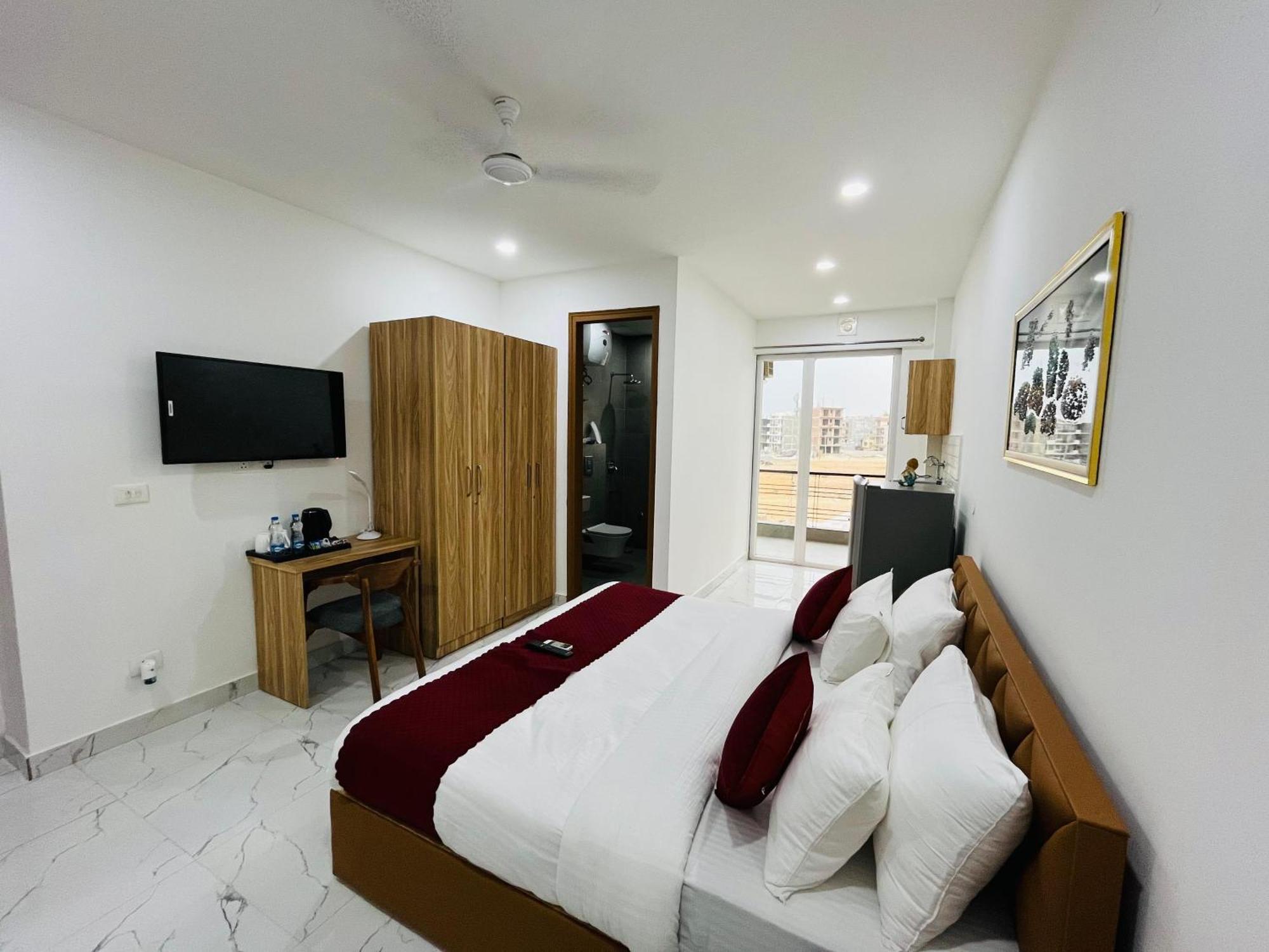 The Lodgers Studio Apartment Infront Of Artemis Hospital Gurugram Gurgaon Dış mekan fotoğraf