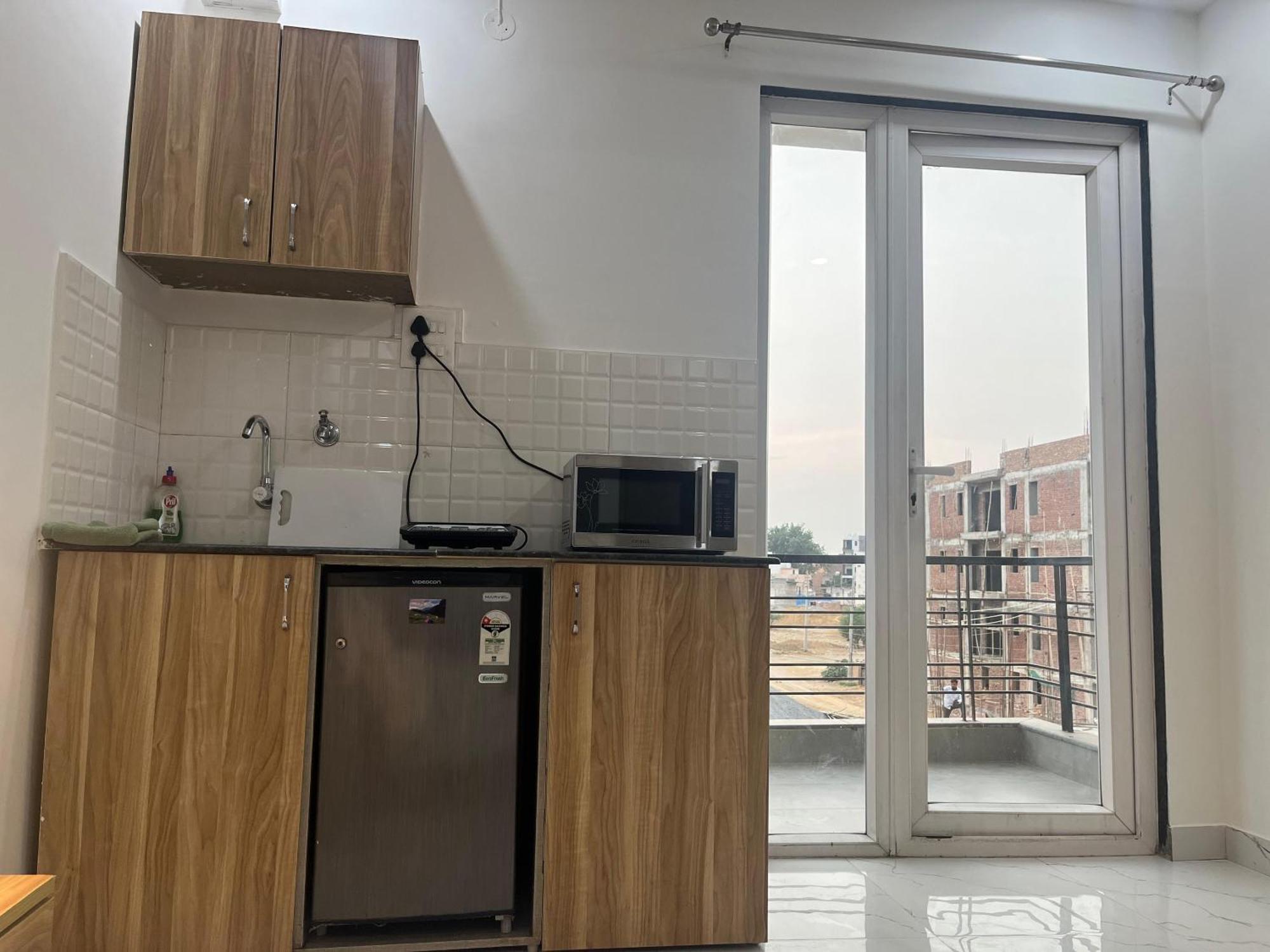 The Lodgers Studio Apartment Infront Of Artemis Hospital Gurugram Gurgaon Dış mekan fotoğraf