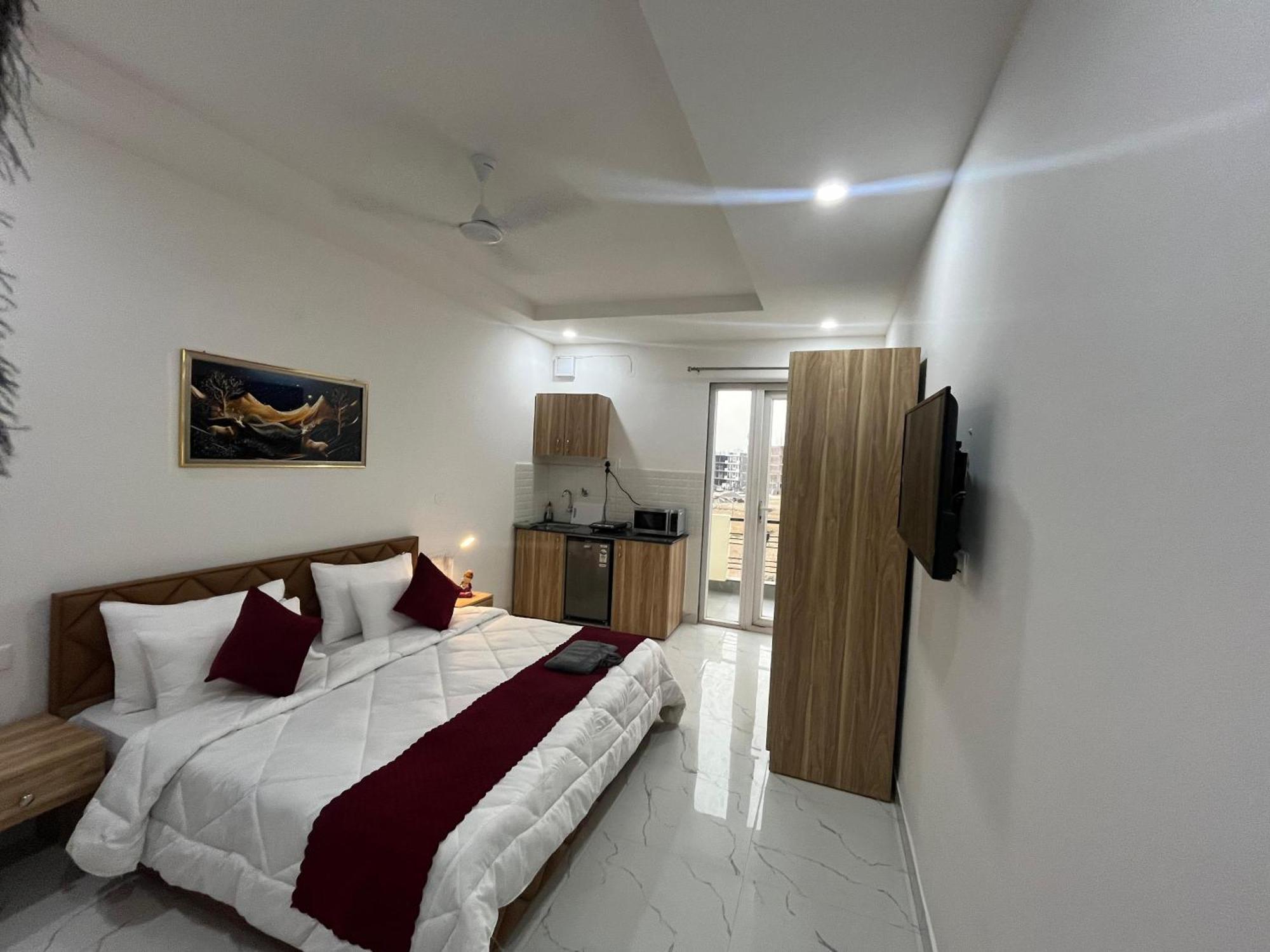 The Lodgers Studio Apartment Infront Of Artemis Hospital Gurugram Gurgaon Dış mekan fotoğraf