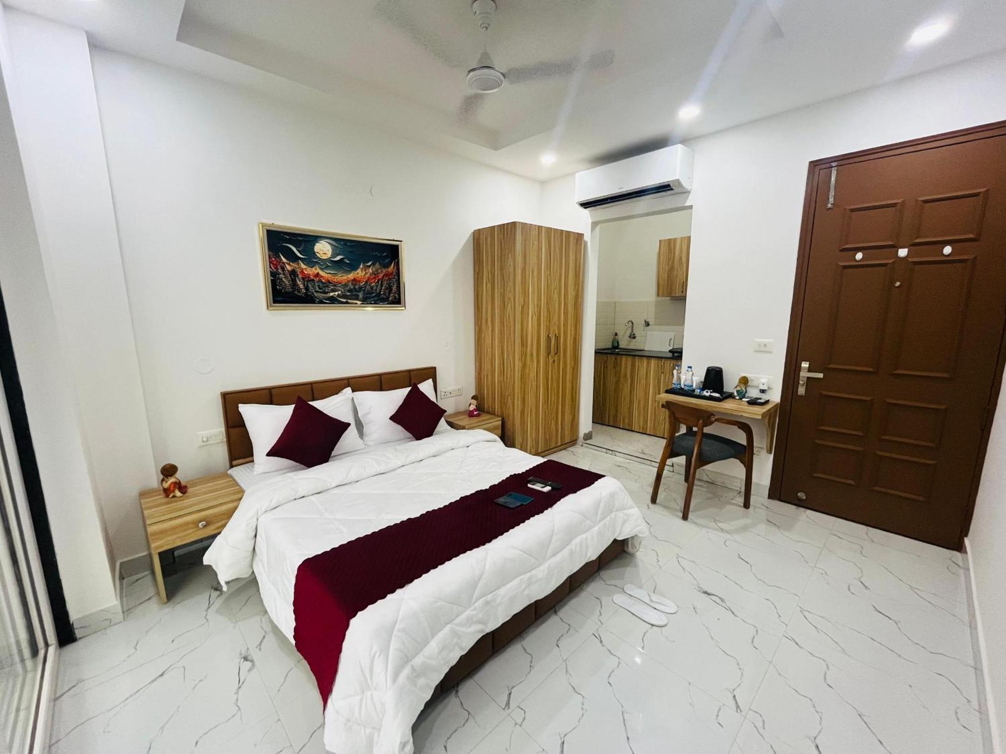 The Lodgers Studio Apartment Infront Of Artemis Hospital Gurugram Gurgaon Dış mekan fotoğraf