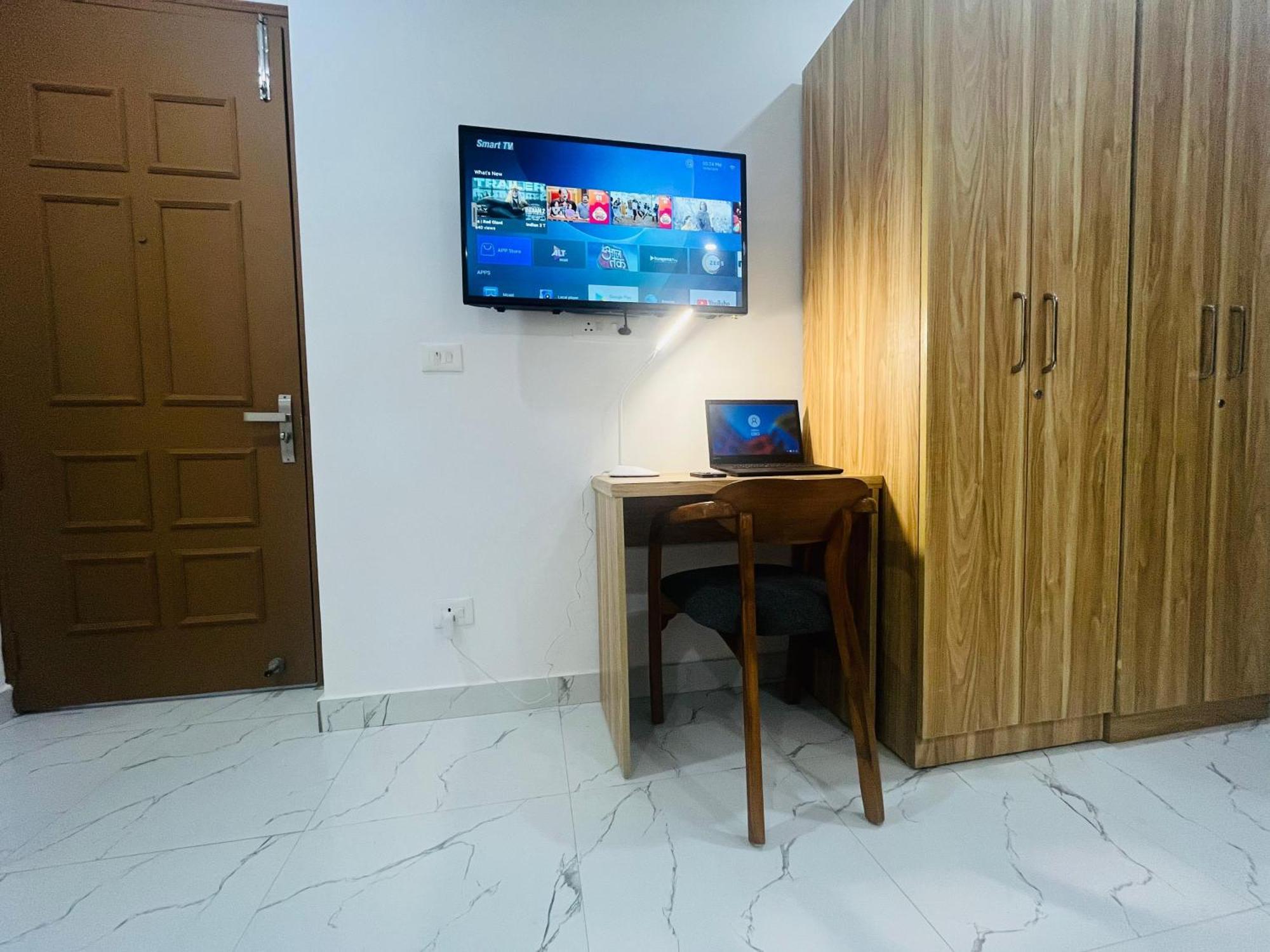 The Lodgers Studio Apartment Infront Of Artemis Hospital Gurugram Gurgaon Dış mekan fotoğraf