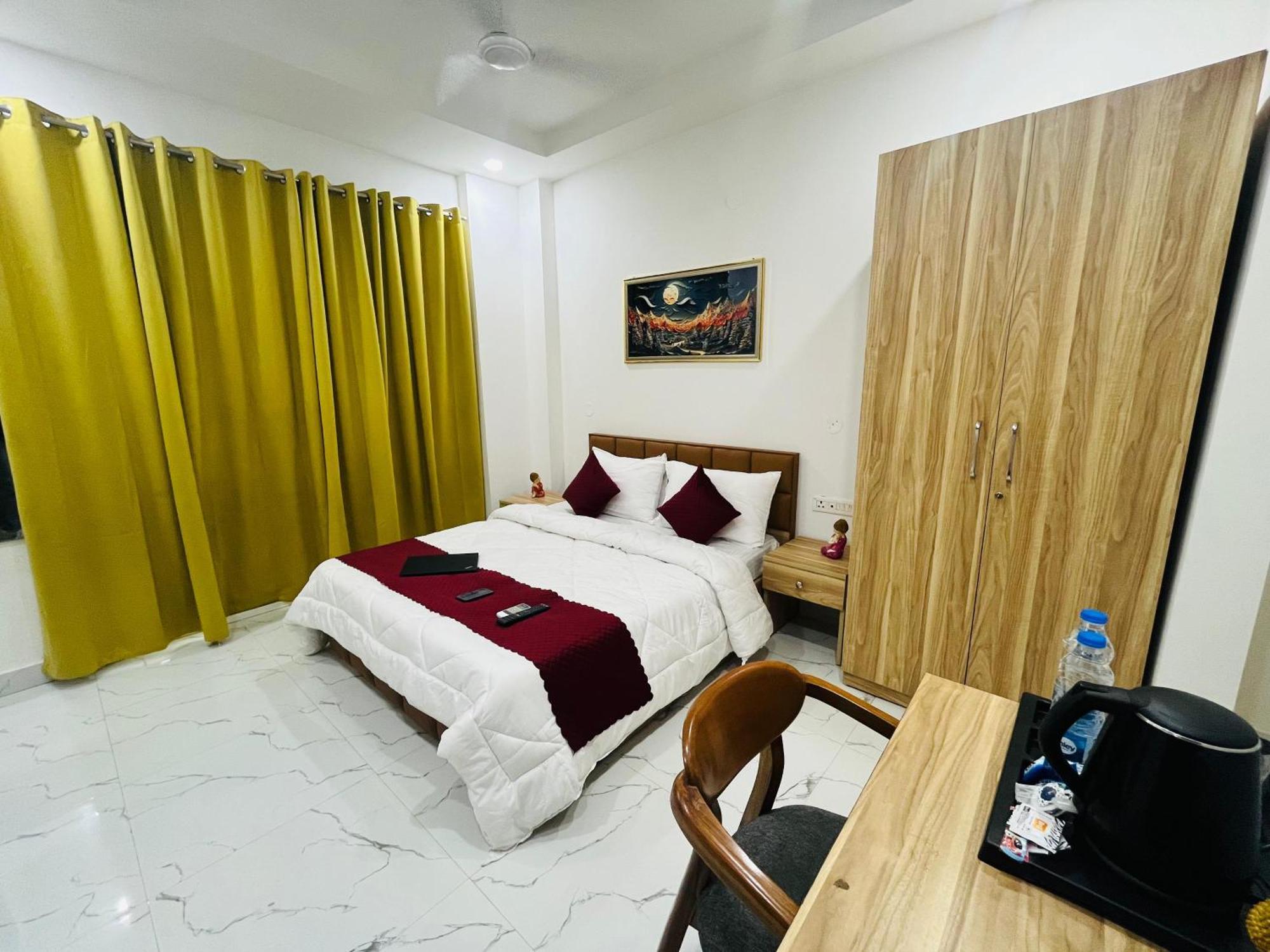 The Lodgers Studio Apartment Infront Of Artemis Hospital Gurugram Gurgaon Dış mekan fotoğraf