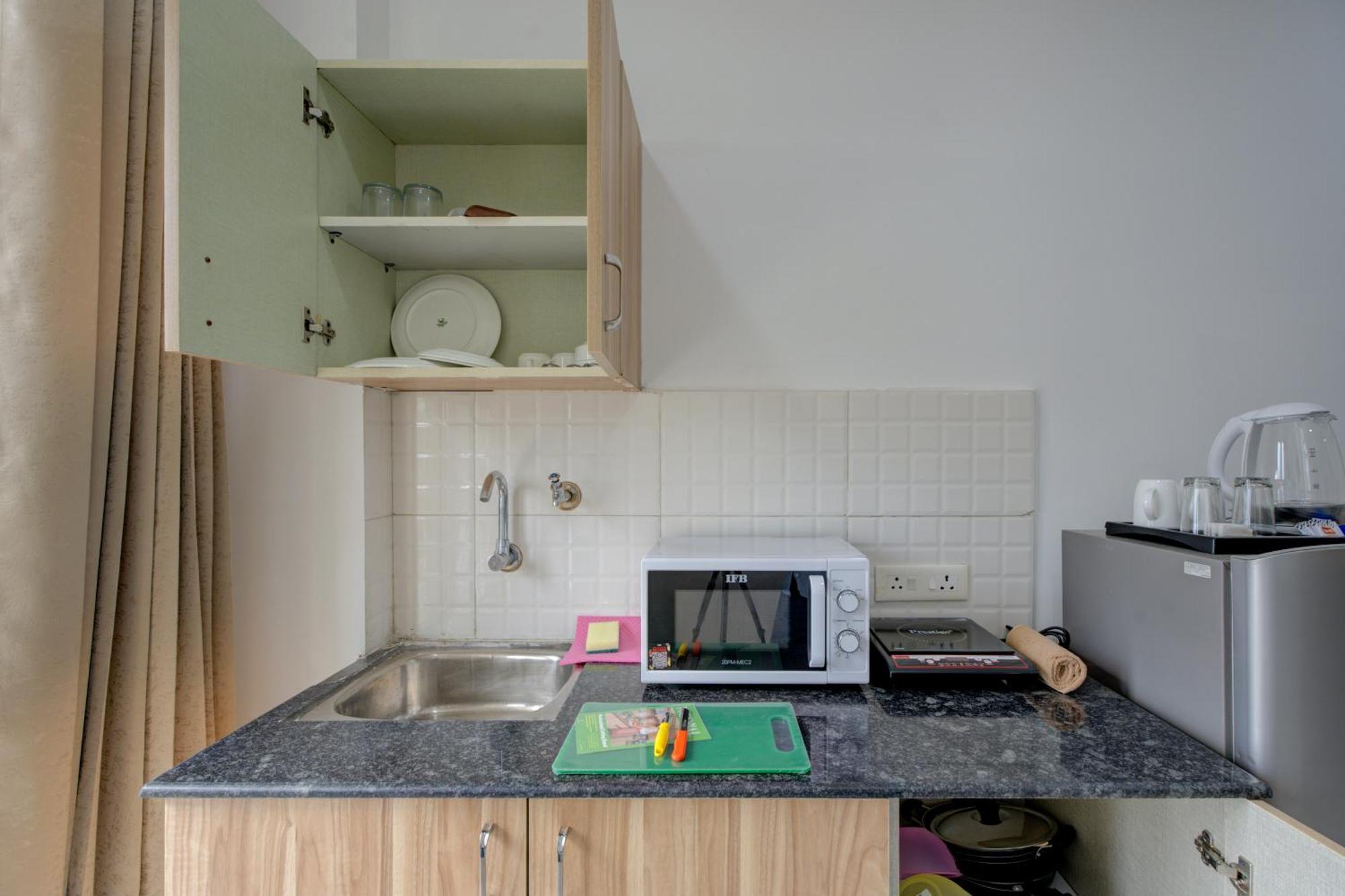 The Lodgers Studio Apartment Infront Of Artemis Hospital Gurugram Gurgaon Dış mekan fotoğraf