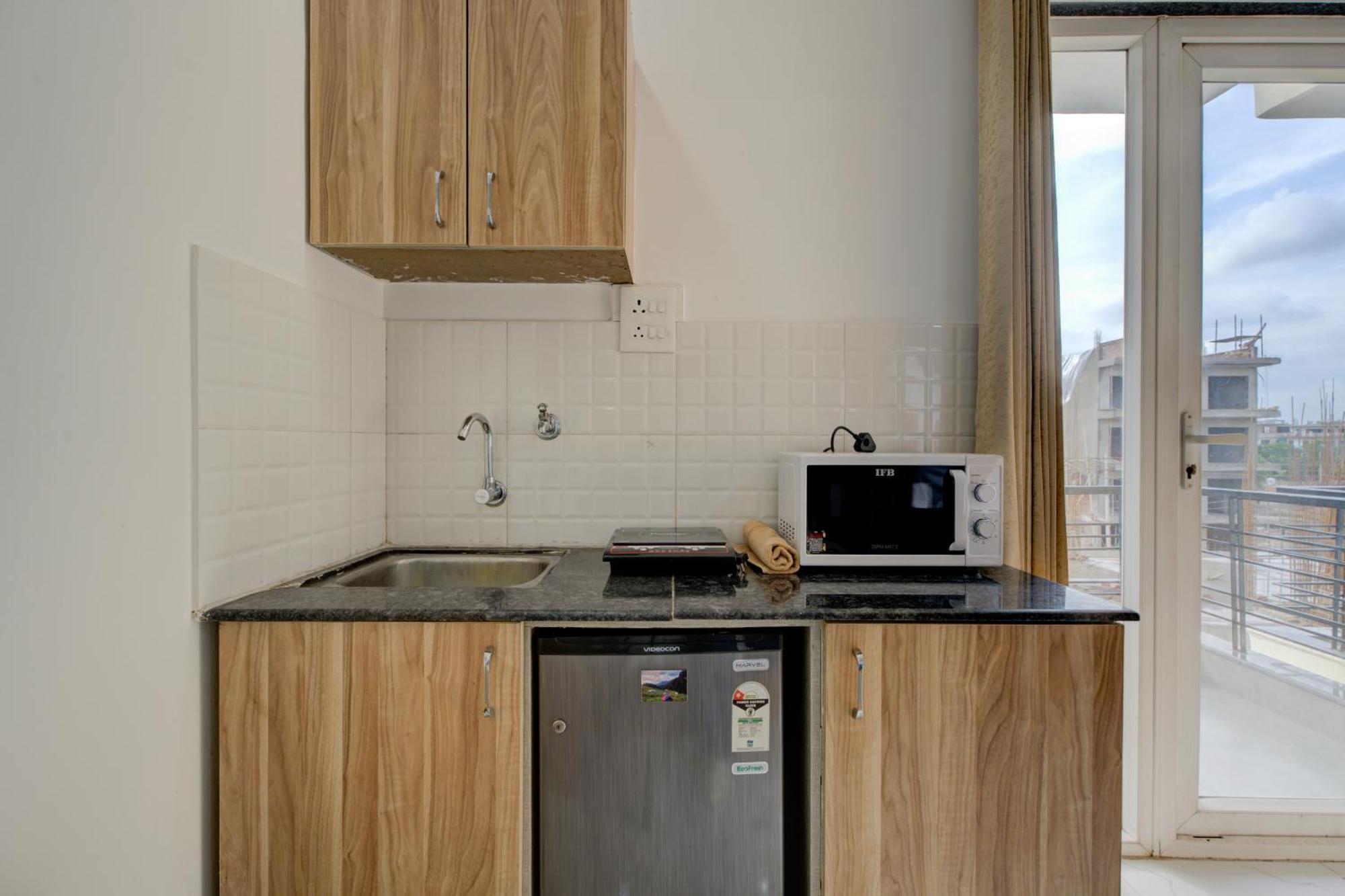 The Lodgers Studio Apartment Infront Of Artemis Hospital Gurugram Gurgaon Dış mekan fotoğraf