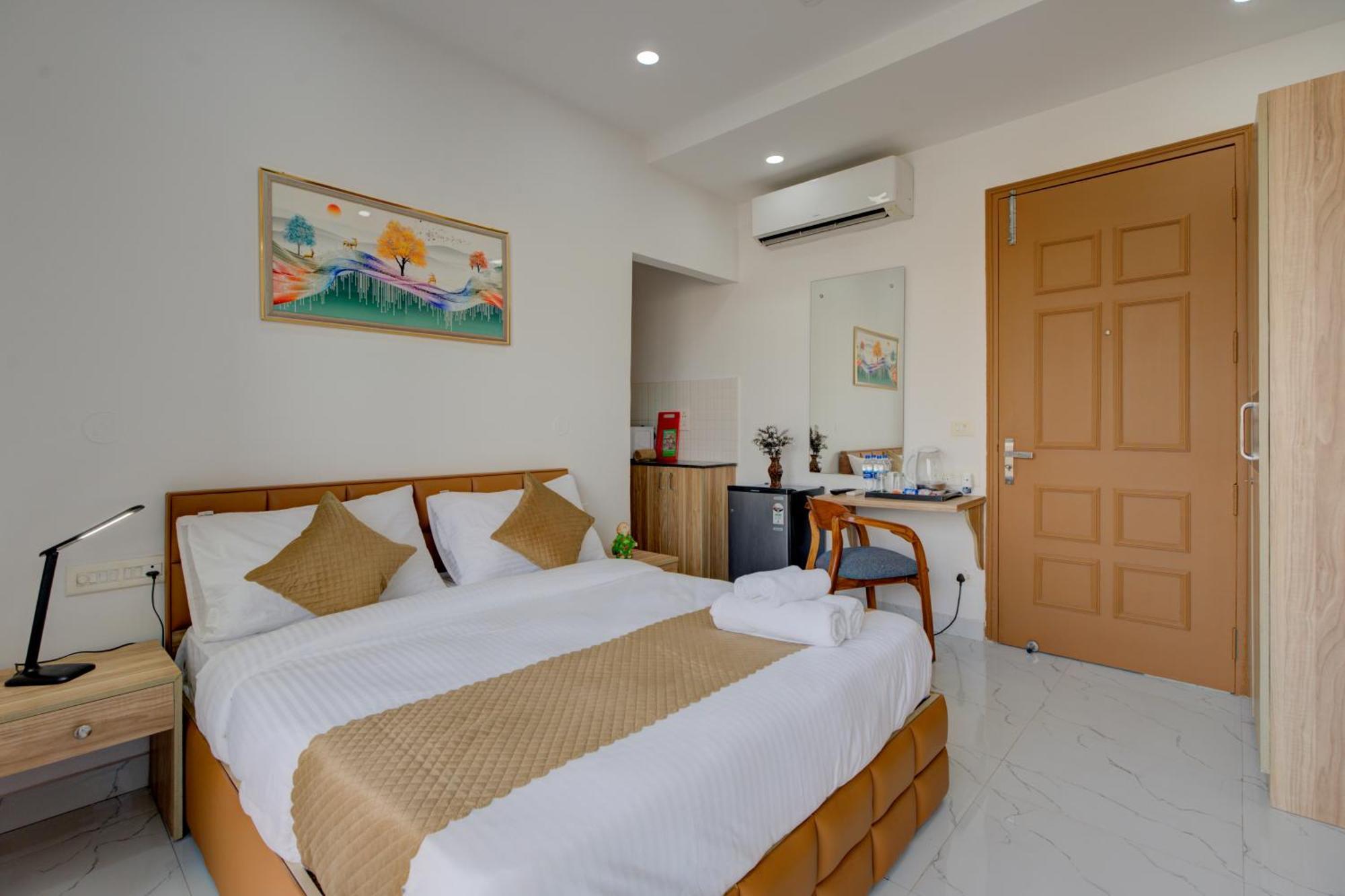 The Lodgers Studio Apartment Infront Of Artemis Hospital Gurugram Gurgaon Dış mekan fotoğraf