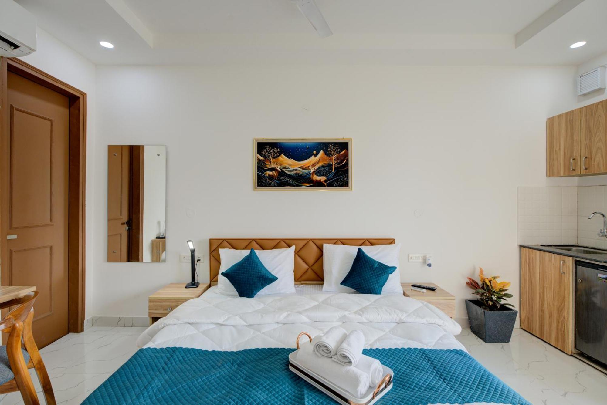 The Lodgers Studio Apartment Infront Of Artemis Hospital Gurugram Gurgaon Dış mekan fotoğraf