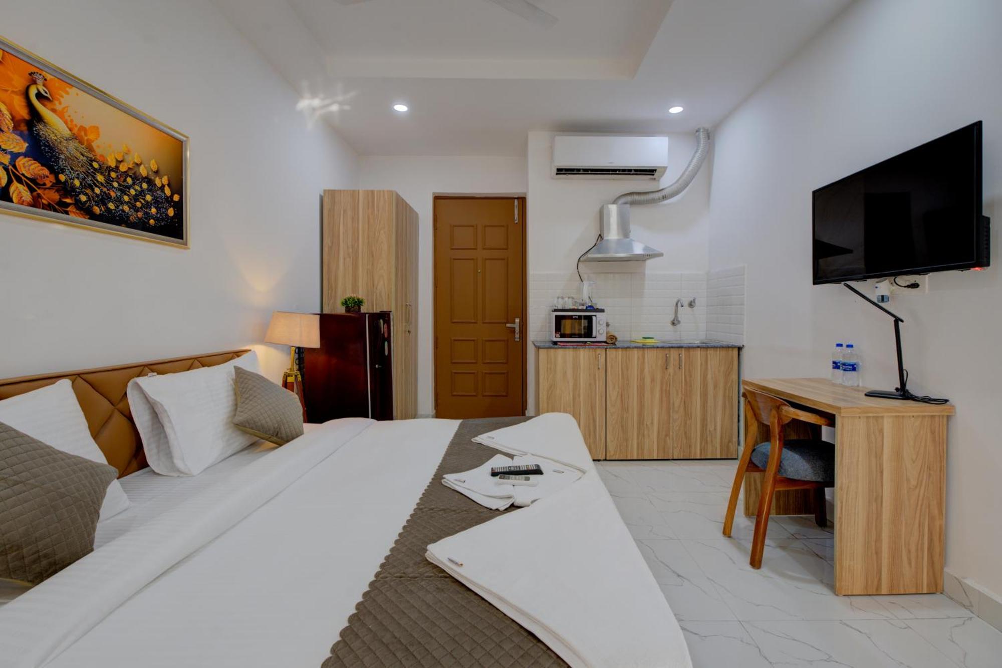 The Lodgers Studio Apartment Infront Of Artemis Hospital Gurugram Gurgaon Dış mekan fotoğraf