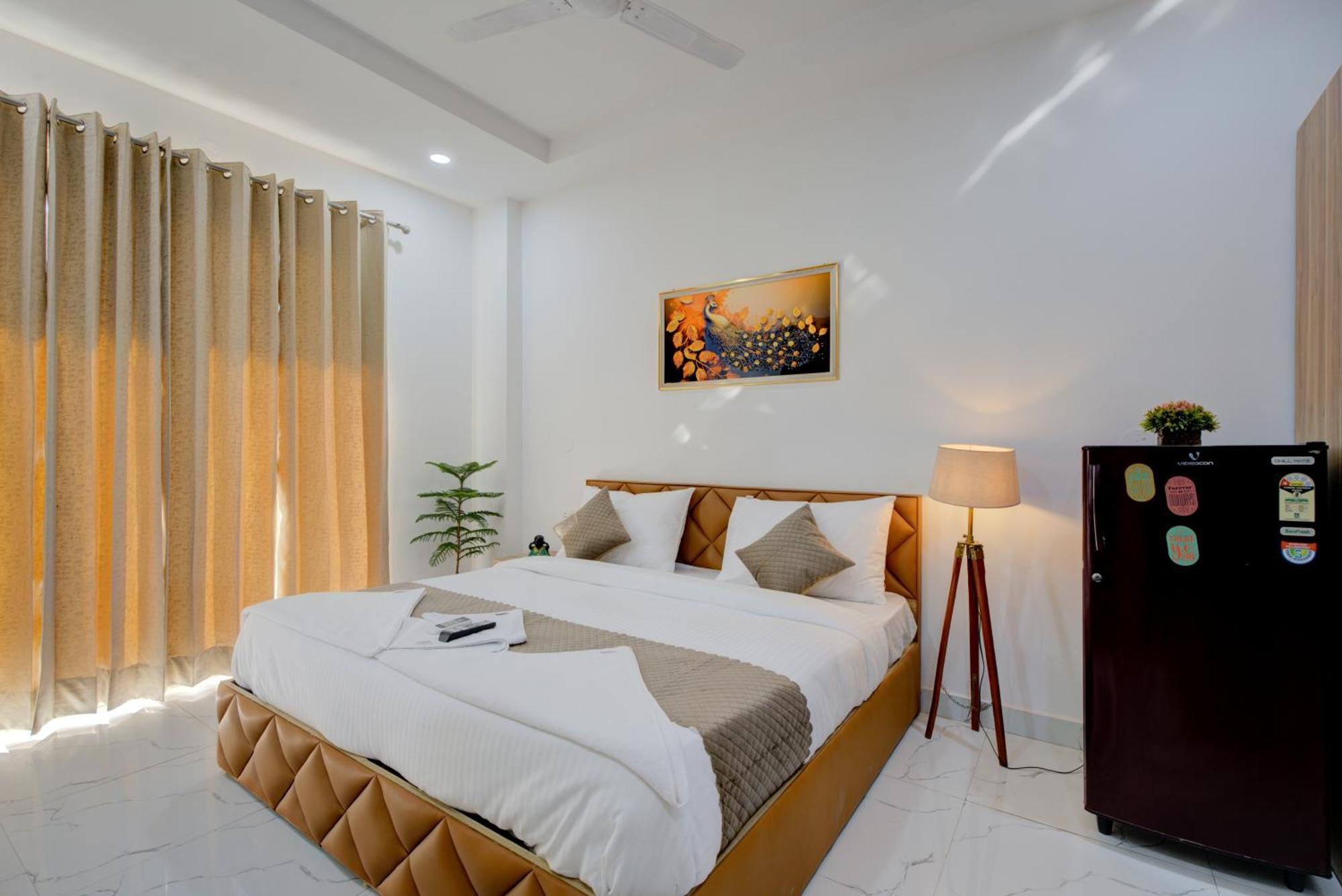 The Lodgers Studio Apartment Infront Of Artemis Hospital Gurugram Gurgaon Dış mekan fotoğraf