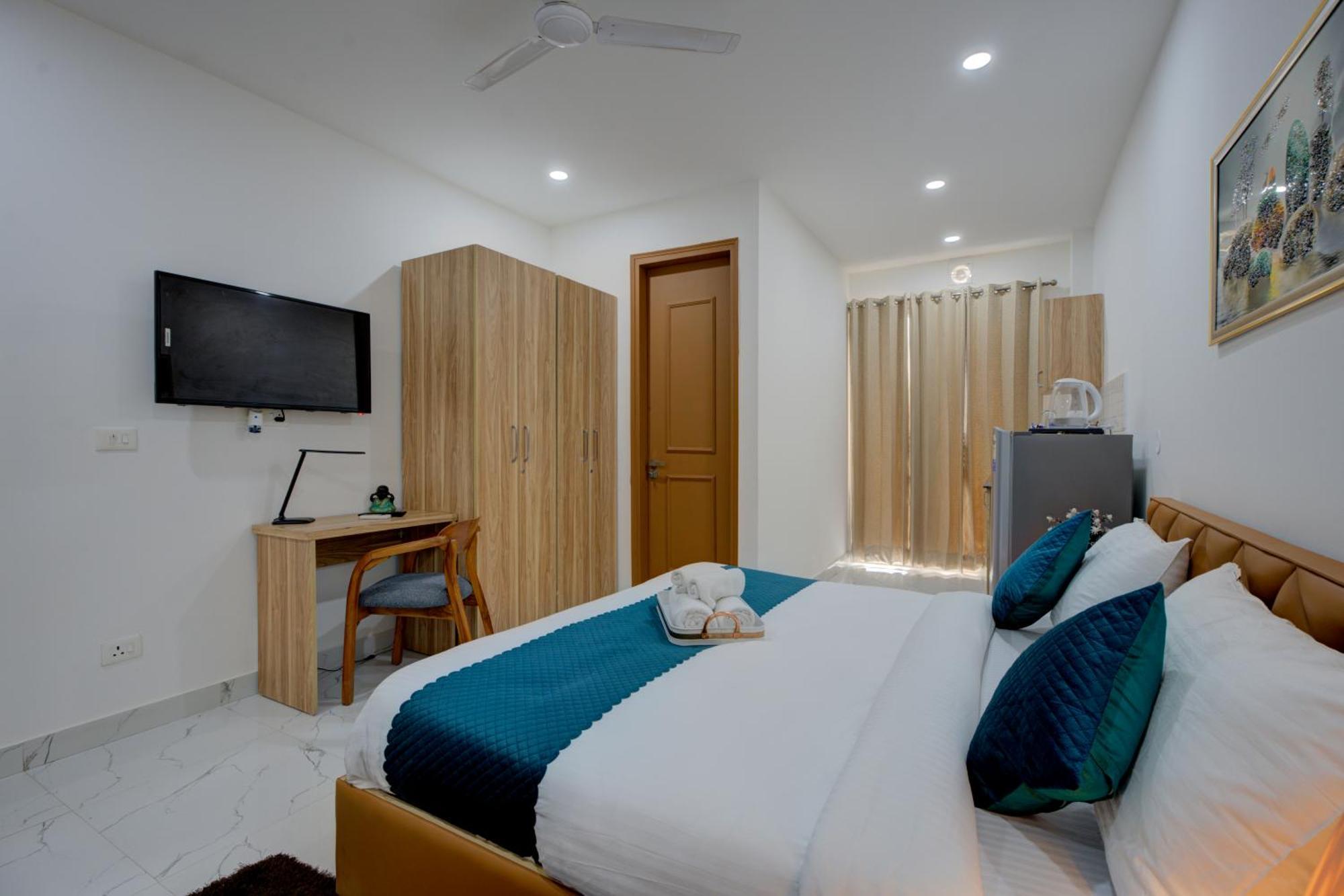 The Lodgers Studio Apartment Infront Of Artemis Hospital Gurugram Gurgaon Dış mekan fotoğraf